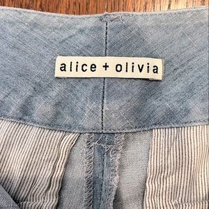 Alice + Olivia chambray denim dress shorts sz 4